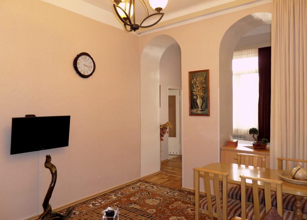 Ara & Gaya Аpartment Apartamento Erevan Exterior foto