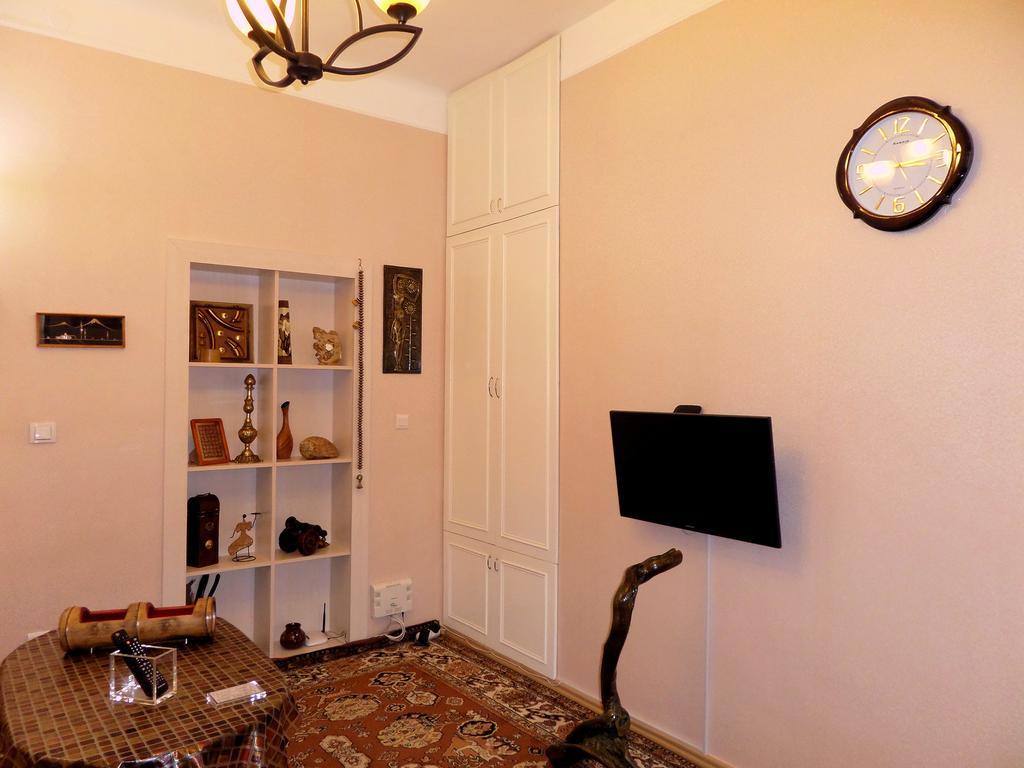 Ara & Gaya Аpartment Apartamento Erevan Exterior foto