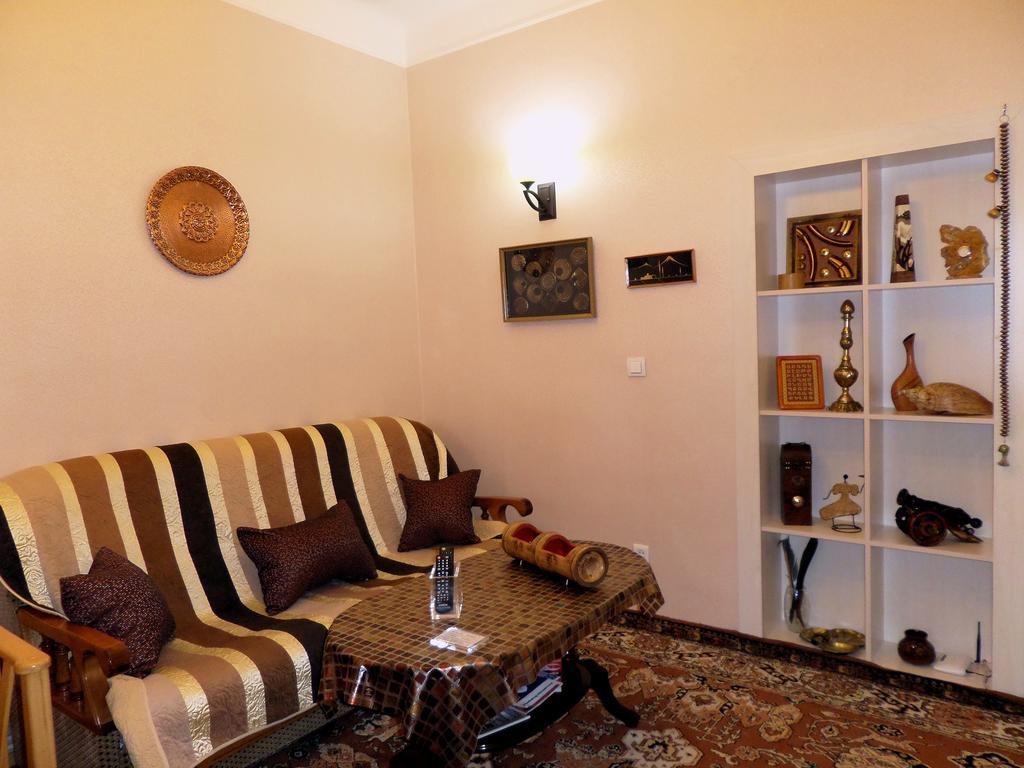 Ara & Gaya Аpartment Apartamento Erevan Exterior foto