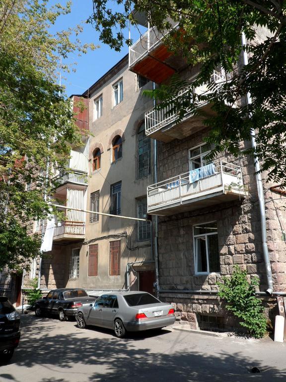 Ara & Gaya Аpartment Apartamento Erevan Exterior foto